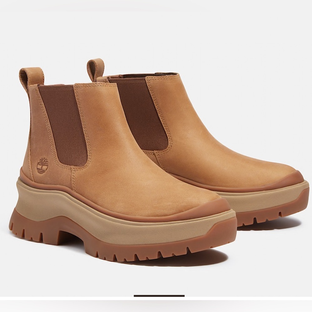 Timberland Women's Tan Platform Ankle Boots - Brand new worn once